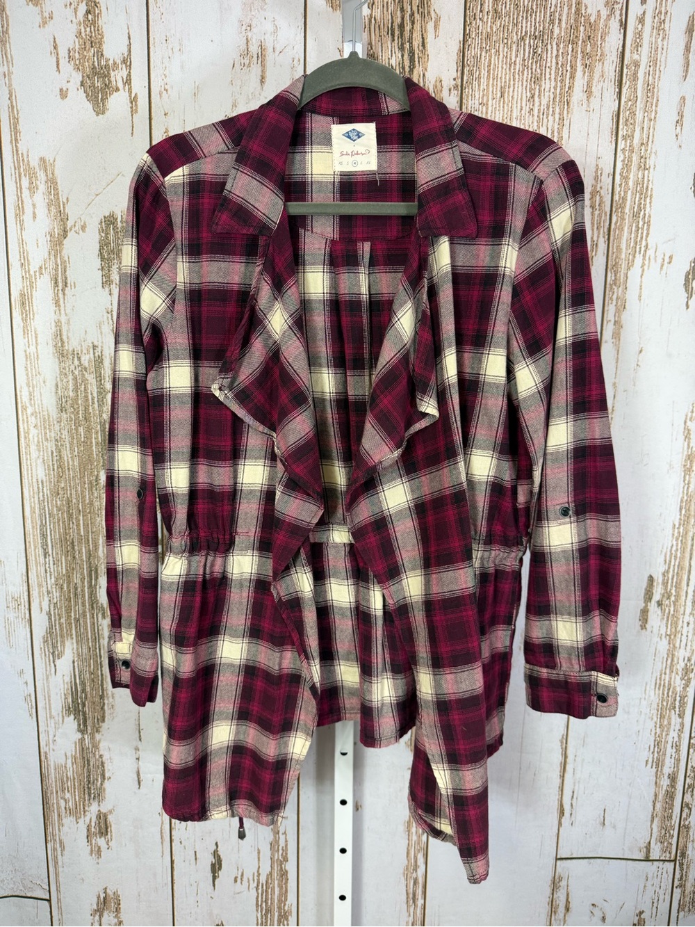 Wild Blue x Sadie Robertson Red Plaid Flannel Open-Front Shacket. Size Medium.